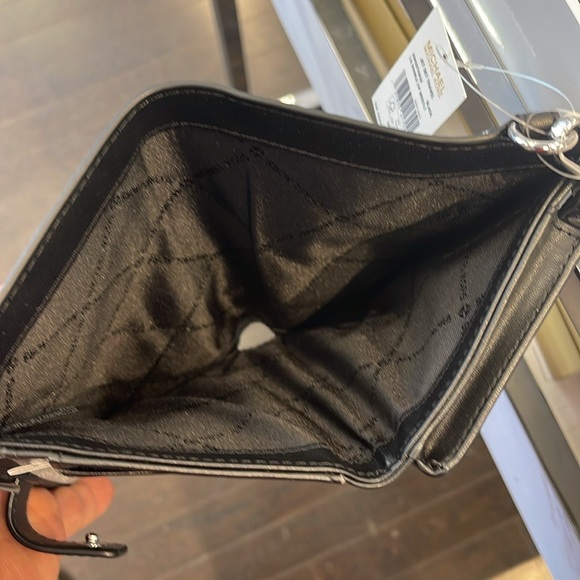 MICHAEL KORS
Jet Set Large Logo Signature Double-Zip Wristlet-Wallet-Phone Case - Picture 8 of 16